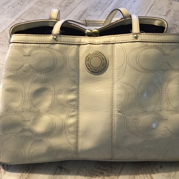 Beautiful Coach bag - Picture 3 of 11